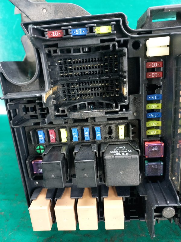 Блок предохранителей моторный отсек HYUNDAI SONATA YF 10-14 Седан 2.4