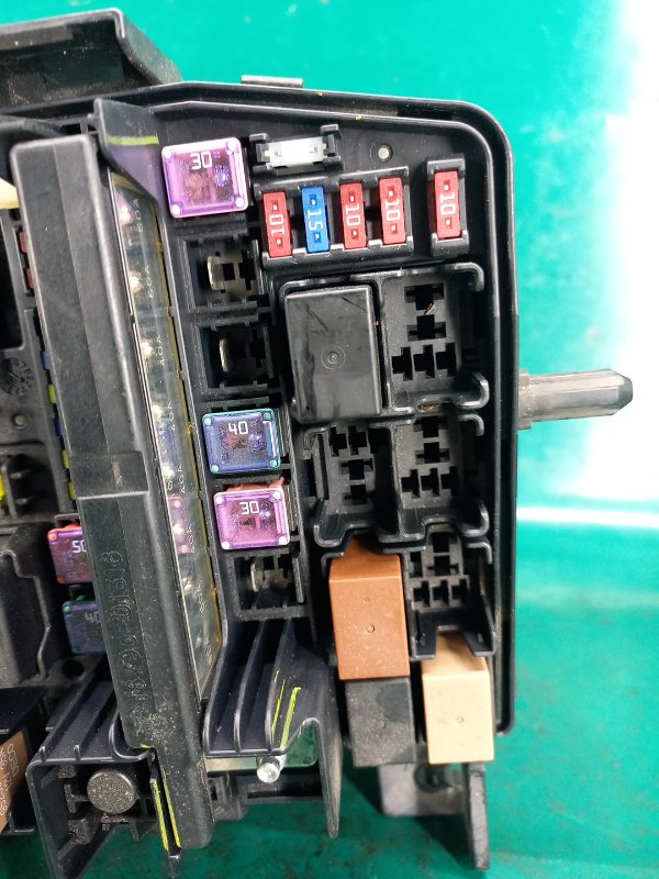 Блок предохранителей моторный отсек SONATA YF 10-14 2011 Седан 2.4