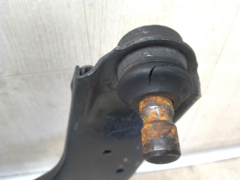 Рычаг передней подвески нижний передний левый 3 BL 09-13 2012 2.0 LF-VE