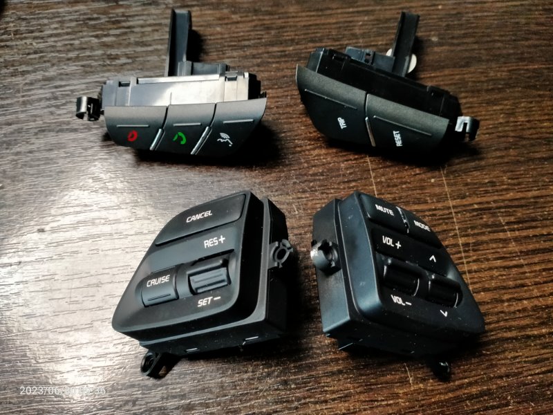 Кнопки на руль KIA FORTE YD 12- 2016 Седан 1.8 96700-A7000K3S Б/У