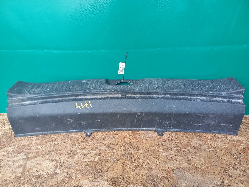 Накладка на порог багажника KIA SORENTO XM 09-14 2010 Внедорожник 2.4 G4KE 85770-2P000VA Б/У