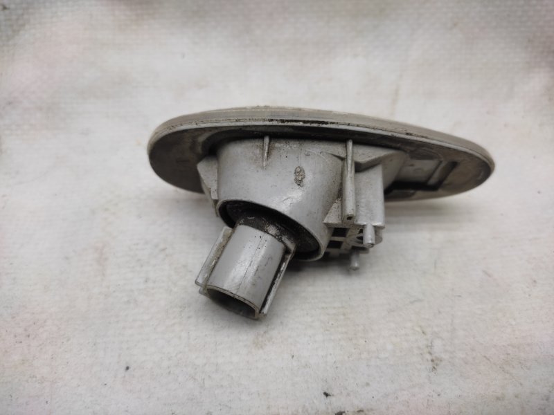 Повторитель поворота в крыло левый MITSUBISHI PAJERO SPORT 96-09 Повторитель поворота в крыло левый MITSUBISHI PAJERO SPORT 96-09