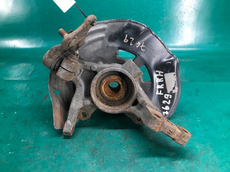 Кулак поворотный передний правый HYUNDAI SONATA YF 10-14 2011 Седан 2.4 51716-2T010 Б/У