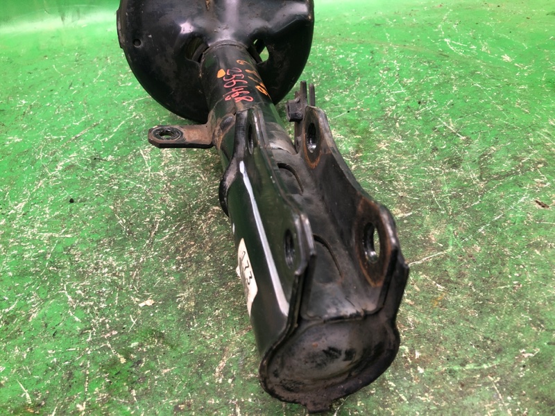 Амортизатор задний правый ES300 96-01 1998 MCV20 3.0 1MZFE Амортизатор задний правый ES300 96-01 1998 MCV20 3.0 1MZFE