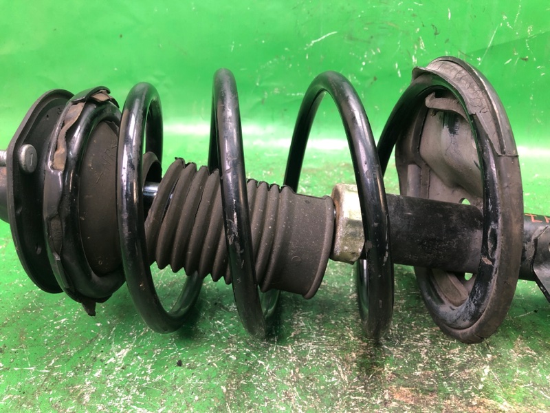 Амортизатор передний правый ES300 96-01 1998 MCV20 3.0 1MZFE