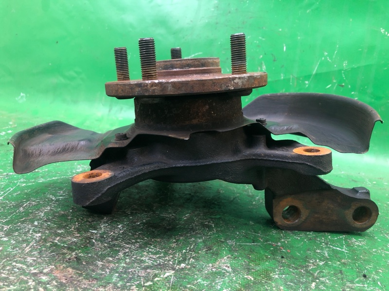 Кулак поворотный передний правый LEXUS ES300 96-01 MCV20 3.0 1MZFE