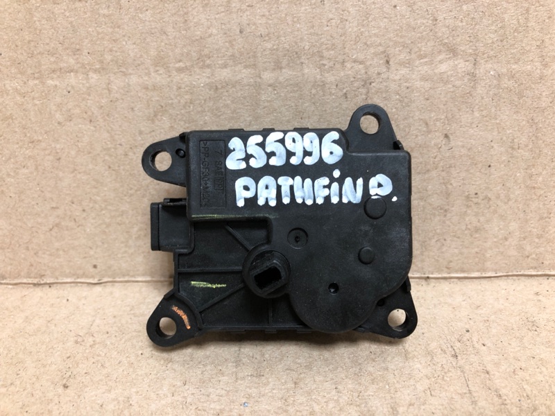 Моторчик заслонки печки NISSAN PATHFINDER R52 12-21 2020 R52 3.5 27741-3KA0A Б/У