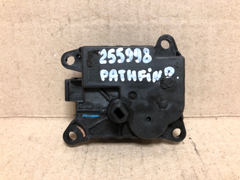 Моторчик заслонки печки NISSAN PATHFINDER R52 12-21 2020 R52 3.5 27740-3KA0A Б/У