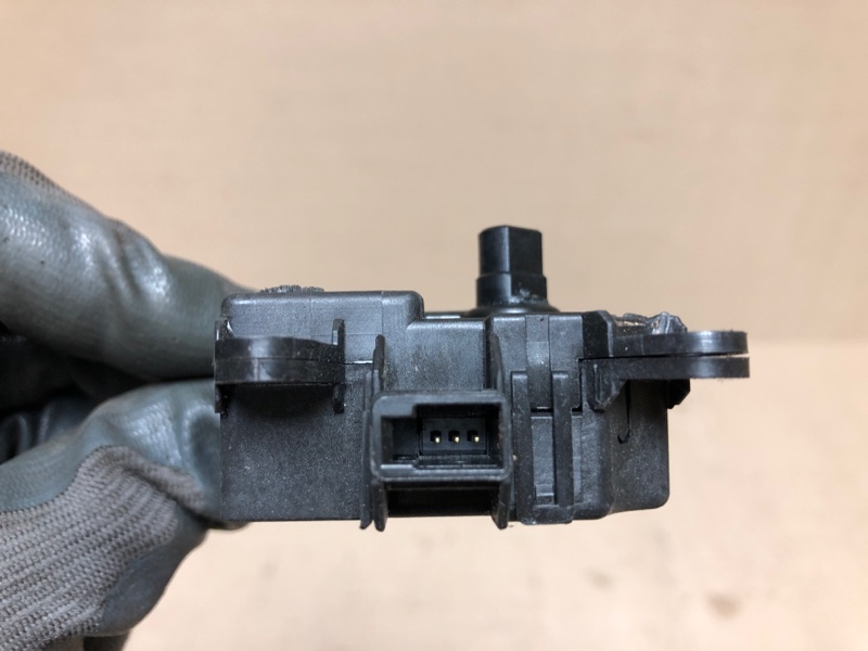 Моторчик заслонки печки PATHFINDER R52 12-21 2020 R52 3.5