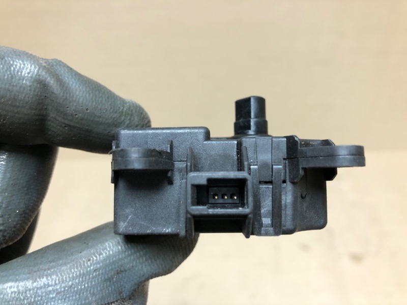 Моторчик заслонки печки левый QX60/JX35 12-20 2016 L50 3.5 VQ35DE