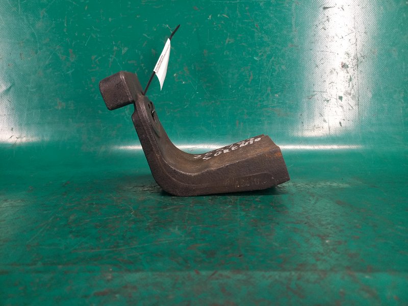 Кронштейн двигателя правый KIA SORENTO XM 09-14 2010 Внедорожник 2.4 G4KE 21825-2P000 Б/У