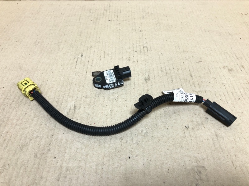 Датчик удара передний SONATA YF 10-14 2013 YF 2.4 G4KK Датчик удара передний SONATA YF 10-14 2013 YF 2.4 G4KK