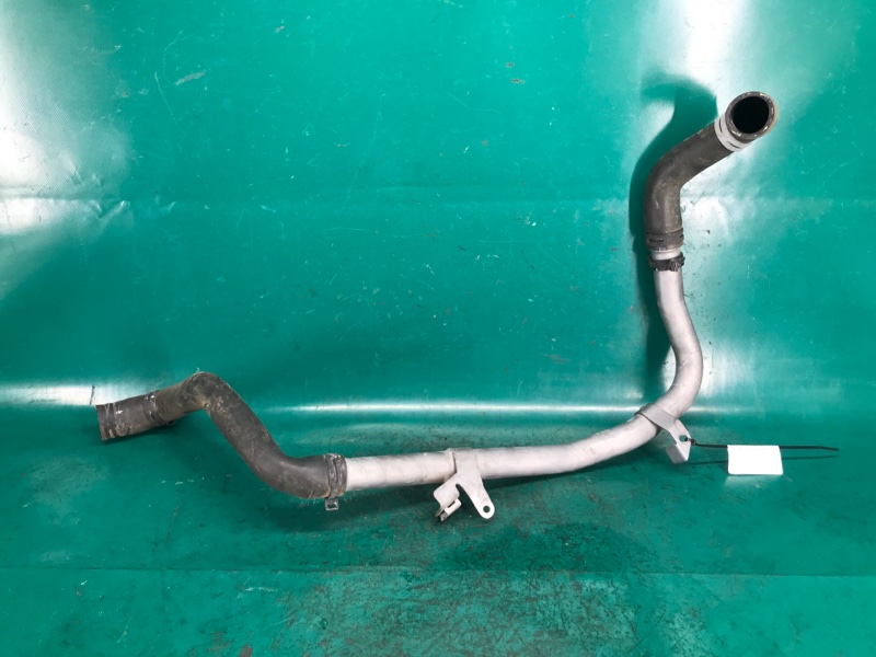 Патрубок системы охлаждения QX30 16-20 2018 Внедорожник 2.0 20PET