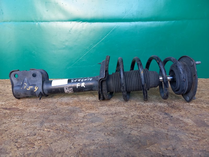 Амортизатор передний правый SORENTO XM 09-14 2010 Внедорожник 2.4 G4KE