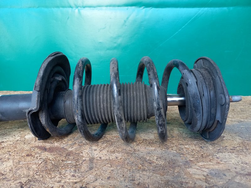 Амортизатор передний левый SORENTO XM 09-14 2010 Внедорожник 2.4 G4KE