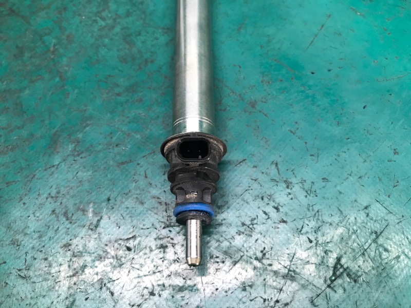 Форсунка топливная QX30 16-20 2018 Внедорожник 2.0 20PET Форсунка топливная QX30 16-20 2018 Внедорожник 2.0 20PET