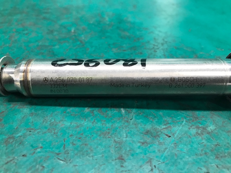 Форсунка топливная QX30 16-20 2018 Внедорожник 2.0 20PET Форсунка топливная QX30 16-20 2018 Внедорожник 2.0 20PET