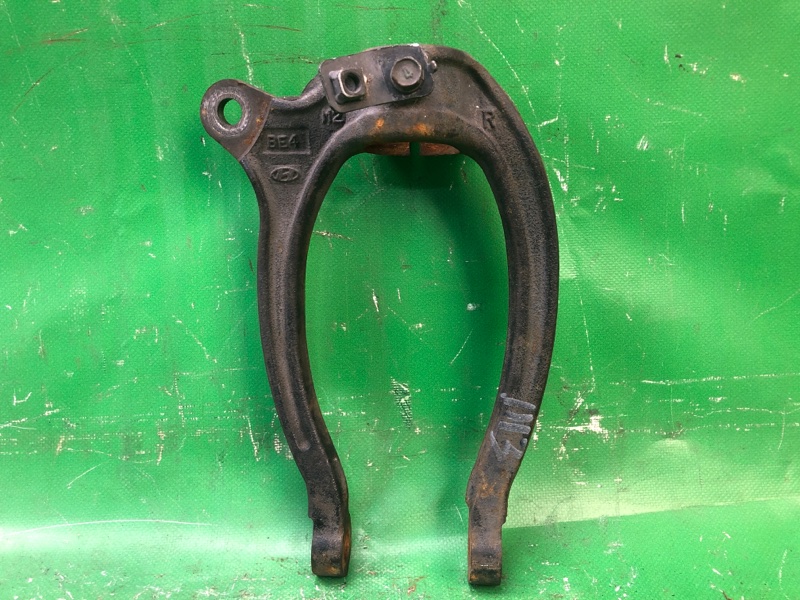 Вилка переднего амортизатора передняя правая HYUNDAI SONATA NF 04-10 2008 G4KC 2.4 546823K000 Б/У