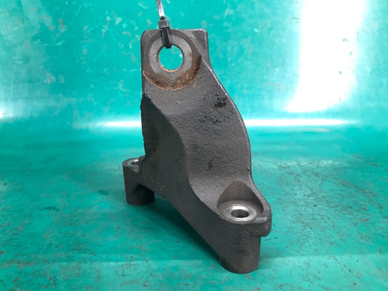 Кронштейн двигателя правый SOLARA 03-09 COUPE 2.4 2AZFE Кронштейн двигателя правый SOLARA 03-09 COUPE 2.4 2AZFE