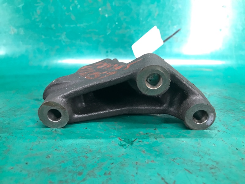Кронштейн двигателя правый SOLARA 03-09 COUPE 2.4 2AZFE Кронштейн двигателя правый SOLARA 03-09 COUPE 2.4 2AZFE