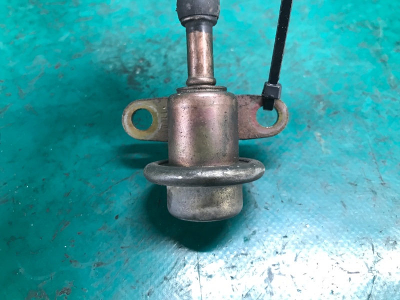 Клапан давления топлива ALTIMA L31 01-06 2002 3.5 VQ35DE