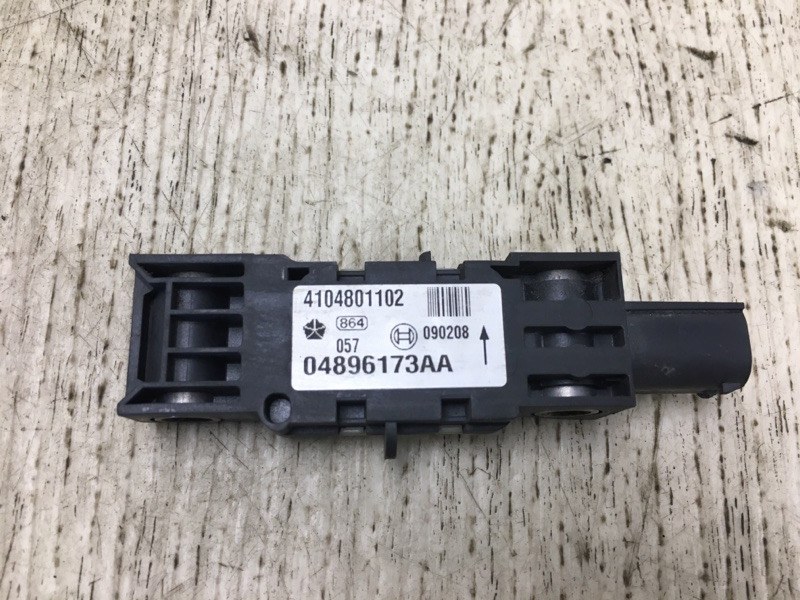 Датчик удара передний CHRYSLER 300 04-10 Седан 3.5 EGG