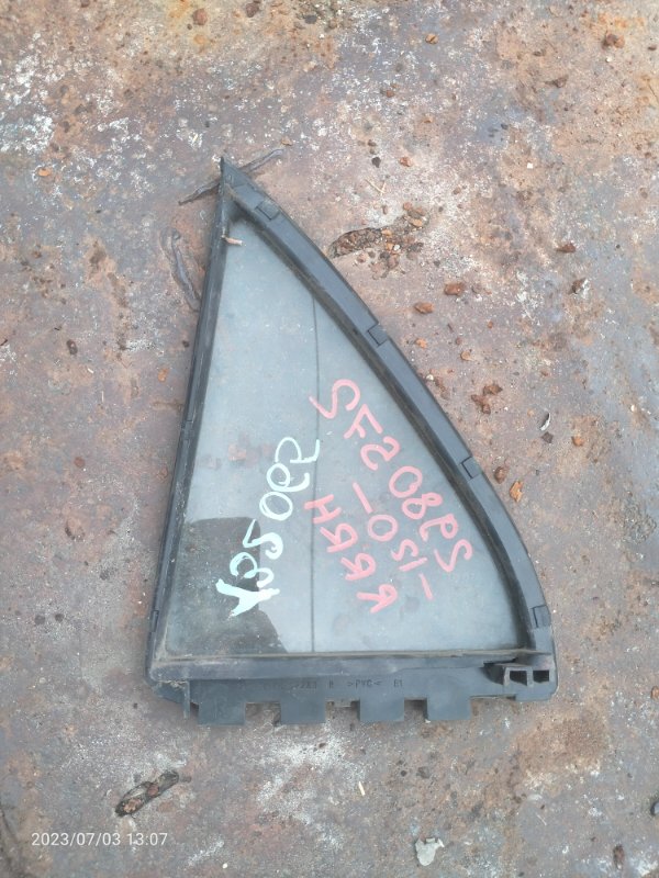 Стекло двери глухое заднее правое COROLLA 120 00-07