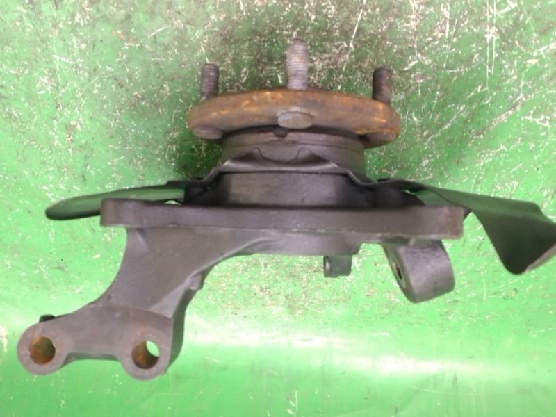 Кулак поворотный передний левый TOYOTA CAMRY 30 02-06 ACV30L 2.4 2AZFE