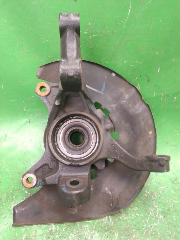 Кулак поворотный передний правый TOYOTA CAMRY 30 02-06 2002 ACV30L 2.4 2AZFE 4321106110 Б/У