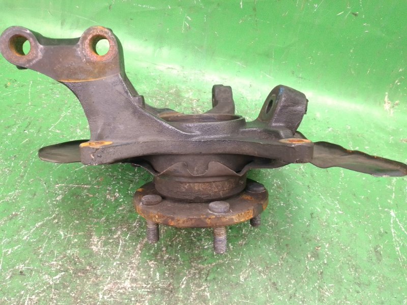 Кулак поворотный передний правый CAMRY 30 02-06 2002 ACV30L 2.4 2AZFE