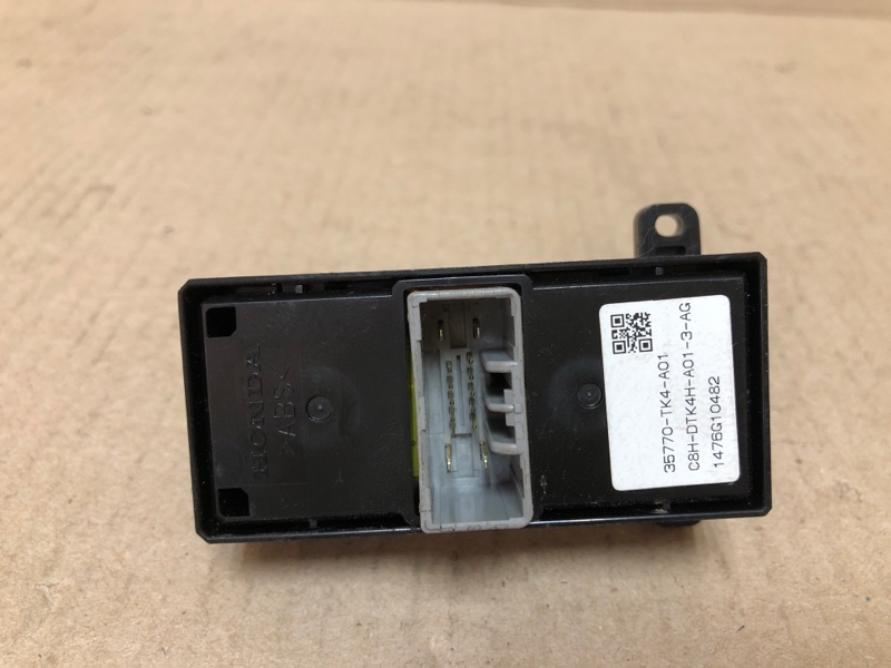 Кнопка стеклоподъемника задняя левая ACURA ILX 16-19 Седан 2.4