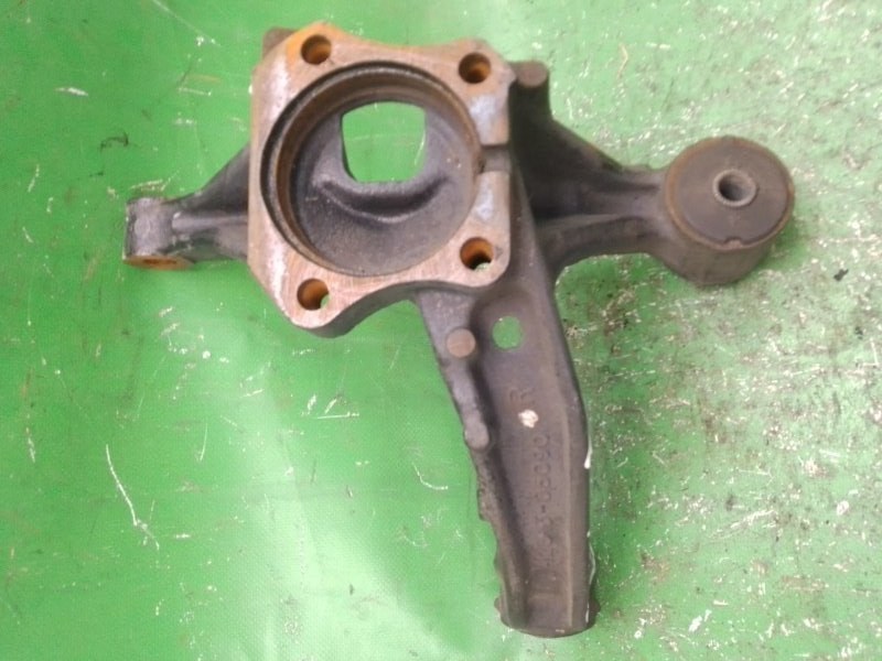 Запчасть цапфа задняя правая TOYOTA CAMRY 30 02-06 2002 ACV30L 2.4 2AZFE 42313-06090 Б/У Цапфа задняя правая TOYOTA CAMRY 30 02-06 2002 ACV30L 2.4 2AZFE 42313-06090 Б/У