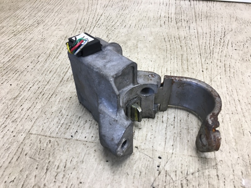 Замок зажигания SUBARU LEGACY BN 14-18