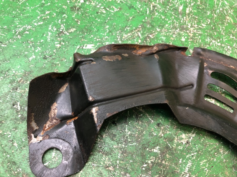 Защита тормозного диска передняя правая MITSUBISHI ENDEAVOR 03-11 Внедорожник 3.8