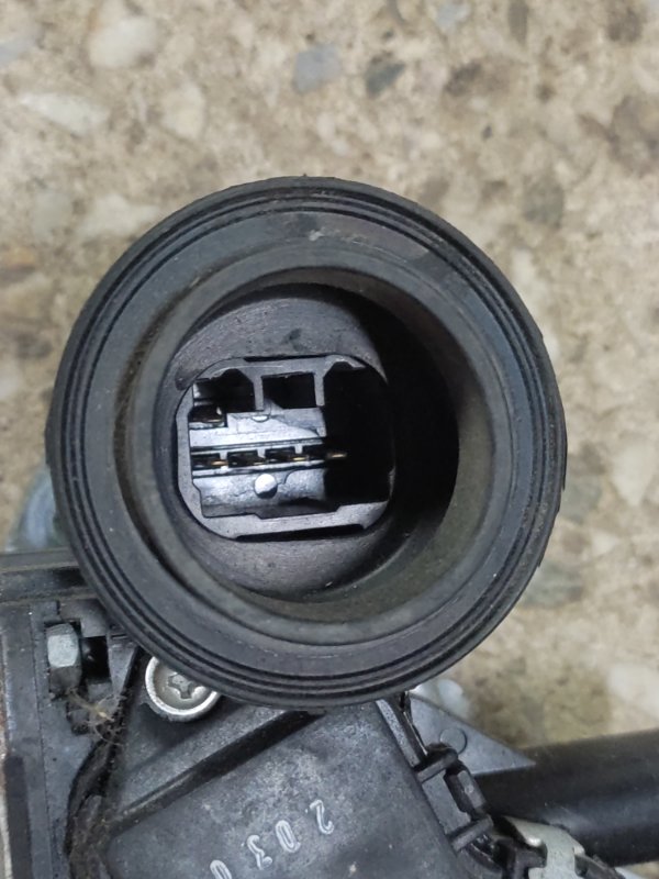 Стеклоподъемник передний левый HIGHLANDER 01-07 2006 ACU20 2.4 2AZFE