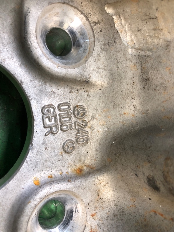 Цапфа задняя правая QX30 16-20