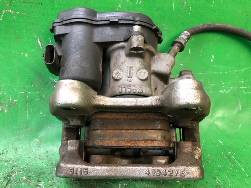 Суппорт тормозной задний правый INFINITI QX30 16-20