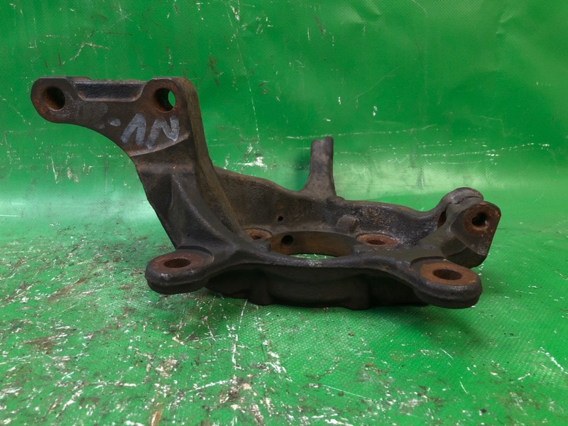 Кулак поворотный передний правый NISSAN NV200 USA 13- M20X 2.0 MR20DE