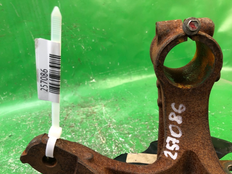 Кулак поворотный передний левый TLX 14-17