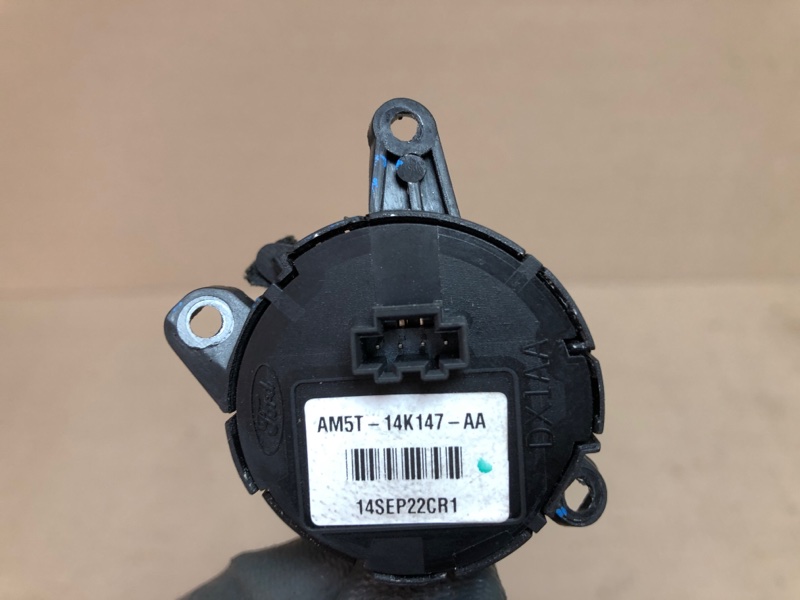 Кнопки на руль левые FORD FOCUS 10-18 Кнопки на руль левые FORD FOCUS 10-18