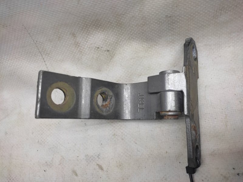 Петля двери нижняя задняя левая INFINITI G25/G35/G37/Q40 06-14