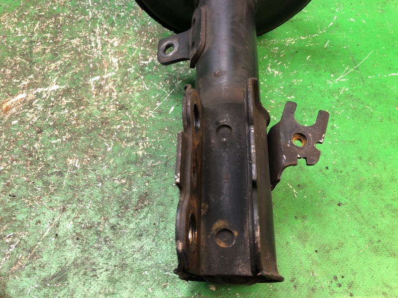 Амортизатор передний правый ES300 96-01 1998 MCV20 3.0 1MZFE