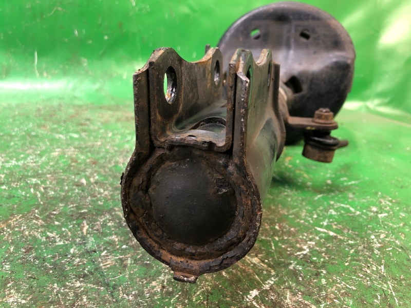 Амортизатор задний левый ES300 96-01 1998 MCV20 3.0 1MZFE