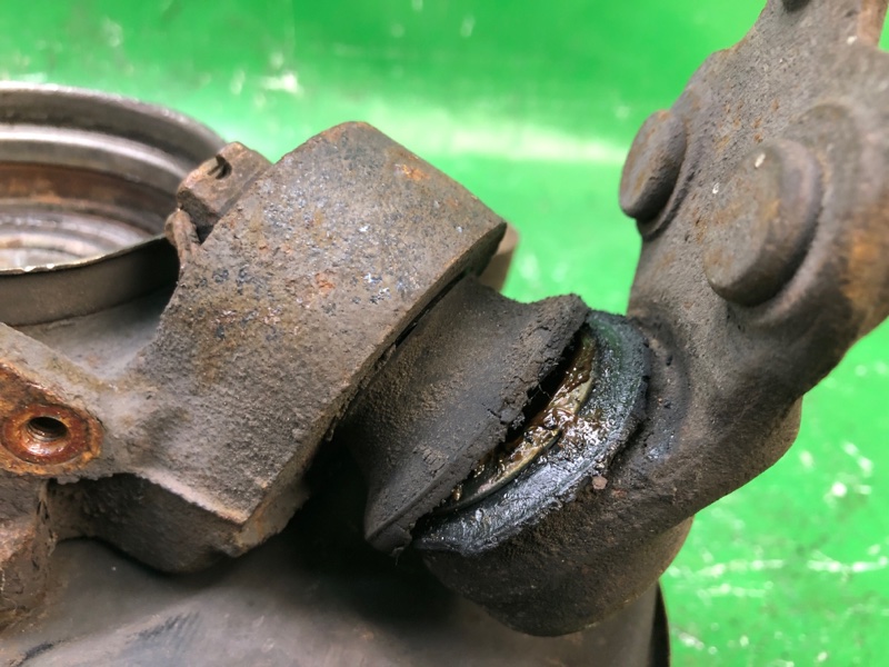 Кулак поворотный передний левый ES300 96-01 1998 MCV20 3.0 1MZFE