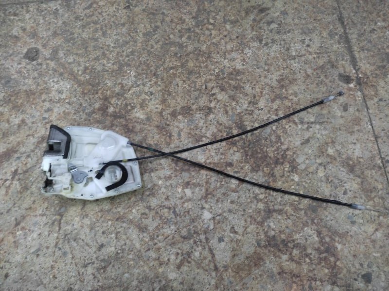 Замок двери задний левый SUZUKI SWIFT 04-11 82302-63J11 Б/У