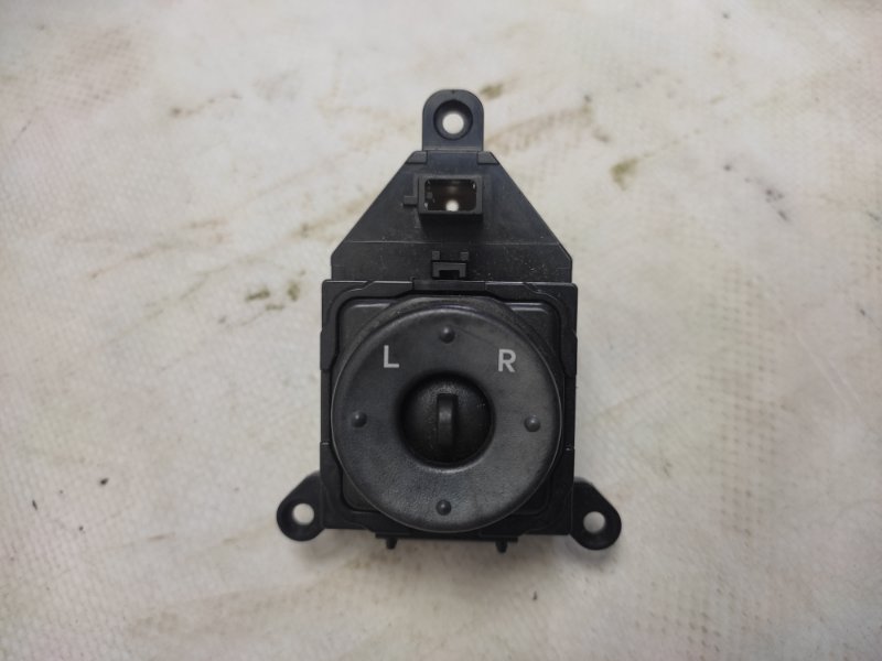 Блок управления зеркалами KIA SOUL AM 08-13 2012 Хетчбек 2.0 93585-2K000WK Б/У