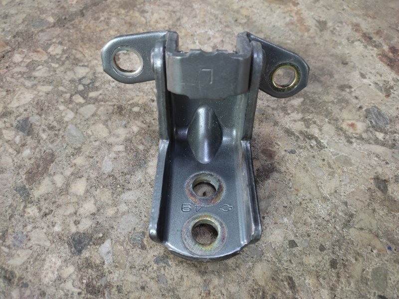 Петля двери нижняя задняя левая INFINITI FX S50 03-08 2004 Внедорожник 3.5 82401-CG000 Б/У