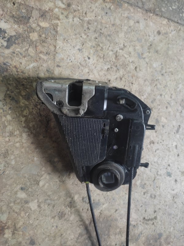 Замок двери задний правый TOYOTA PRIUS - 20 03-11