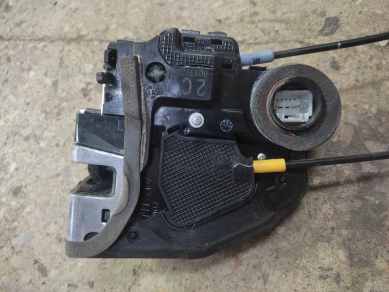 Замок двери задний правый TOYOTA COROLLA 150 06-13