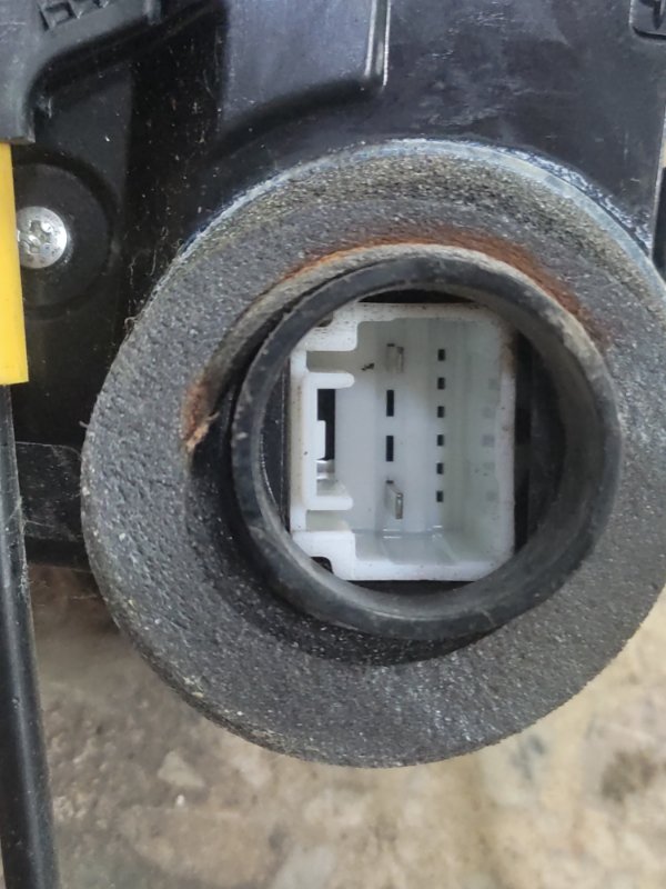 Замок двери задний правый COROLLA 150 06-13